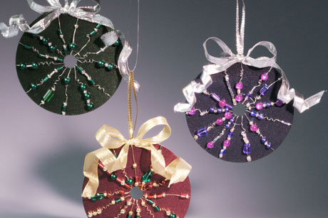 Técnica de decoração em CD com guirlanda de Natal - Como Fazer